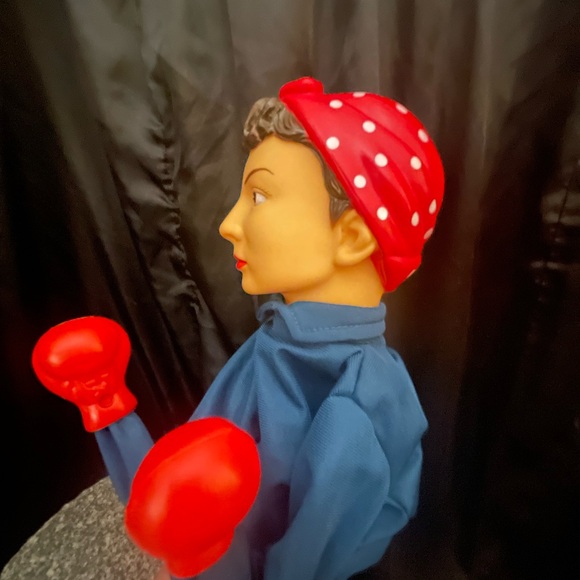 Rosie Riveter Punching doll - Picture 3 of 4